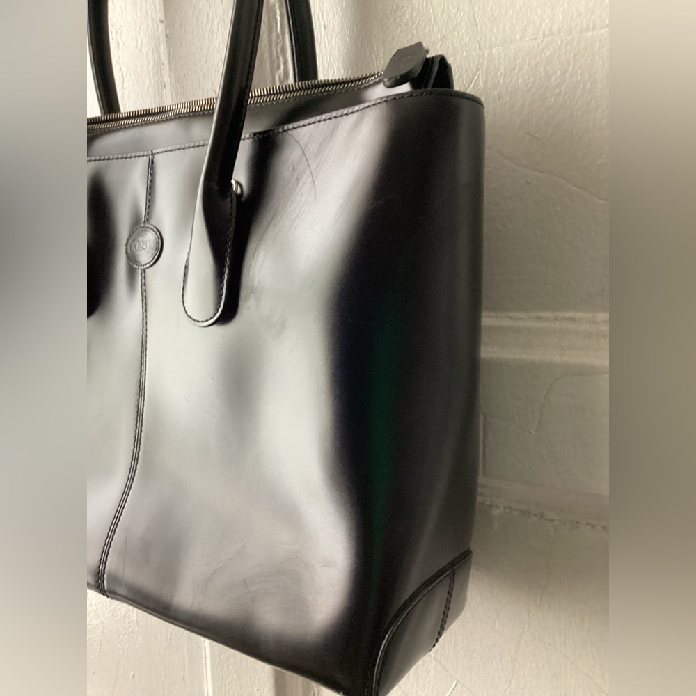 Tod’s Ladies Handbag - Picture 6 of 16